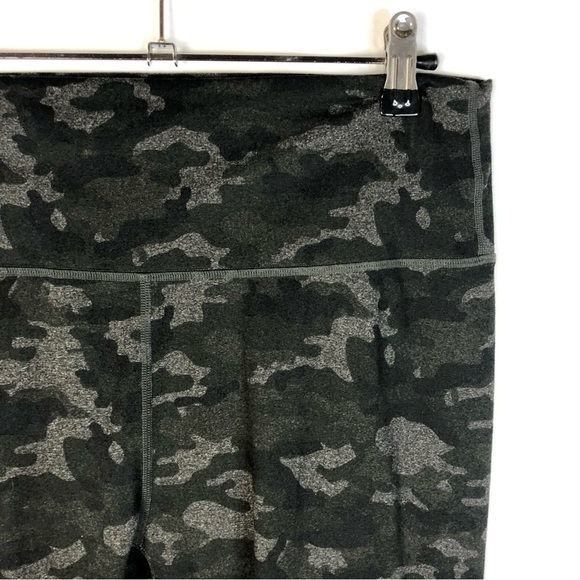 Fabletics Heather Camo Powerhold 7/8 Athletic Leggings M - Picture 4 of 6